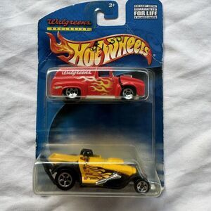 2000 Hot Wheels Walgreens 2 Pack Mattel Ford Motor Company Yellow Hot Rod Red